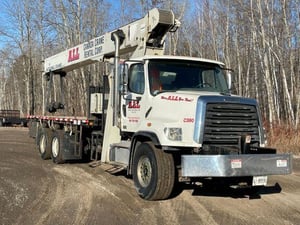 2015 National Freightliner 9103A 26 Ton Boom Truckrs