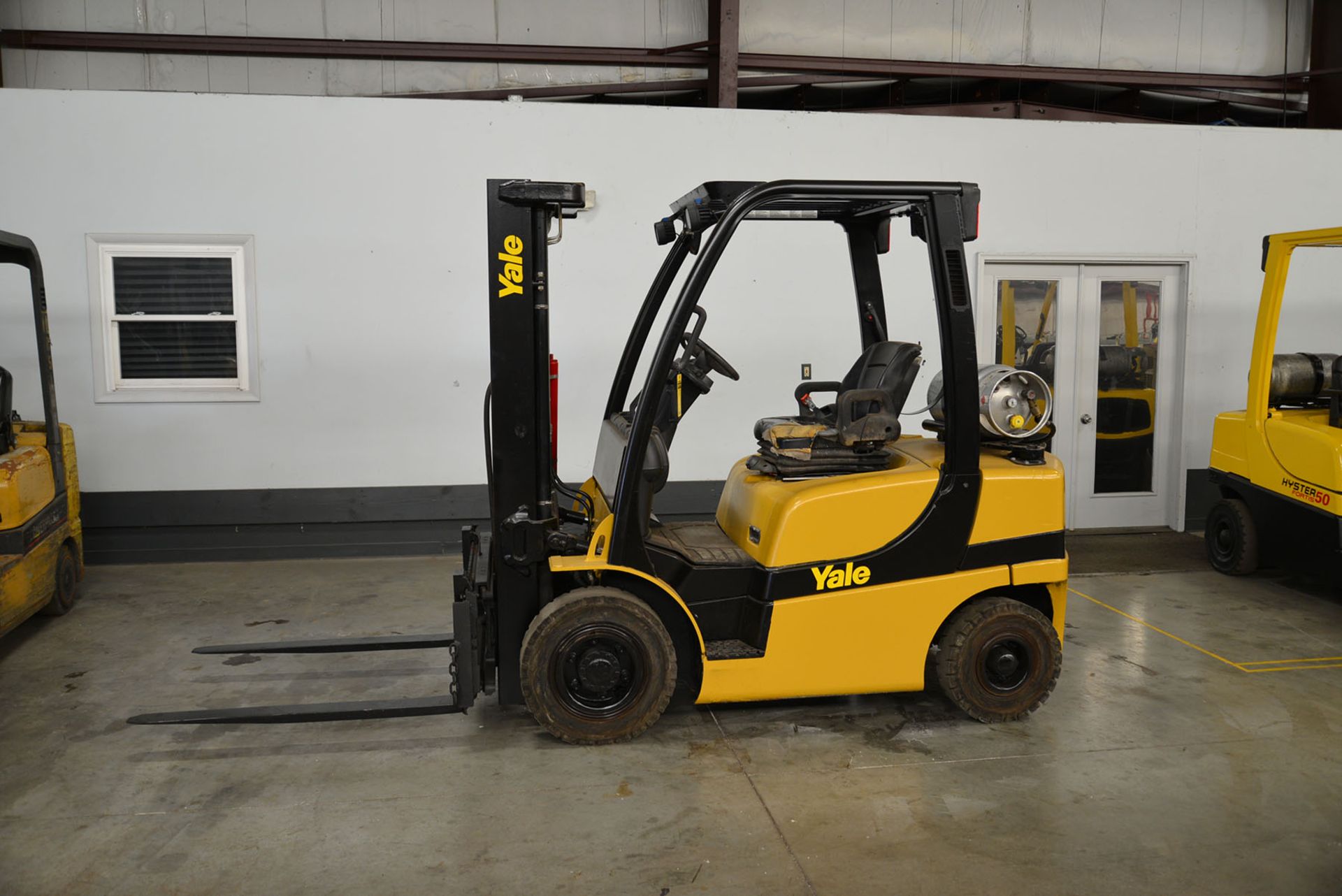 lease return forklifts 6-16 file photo